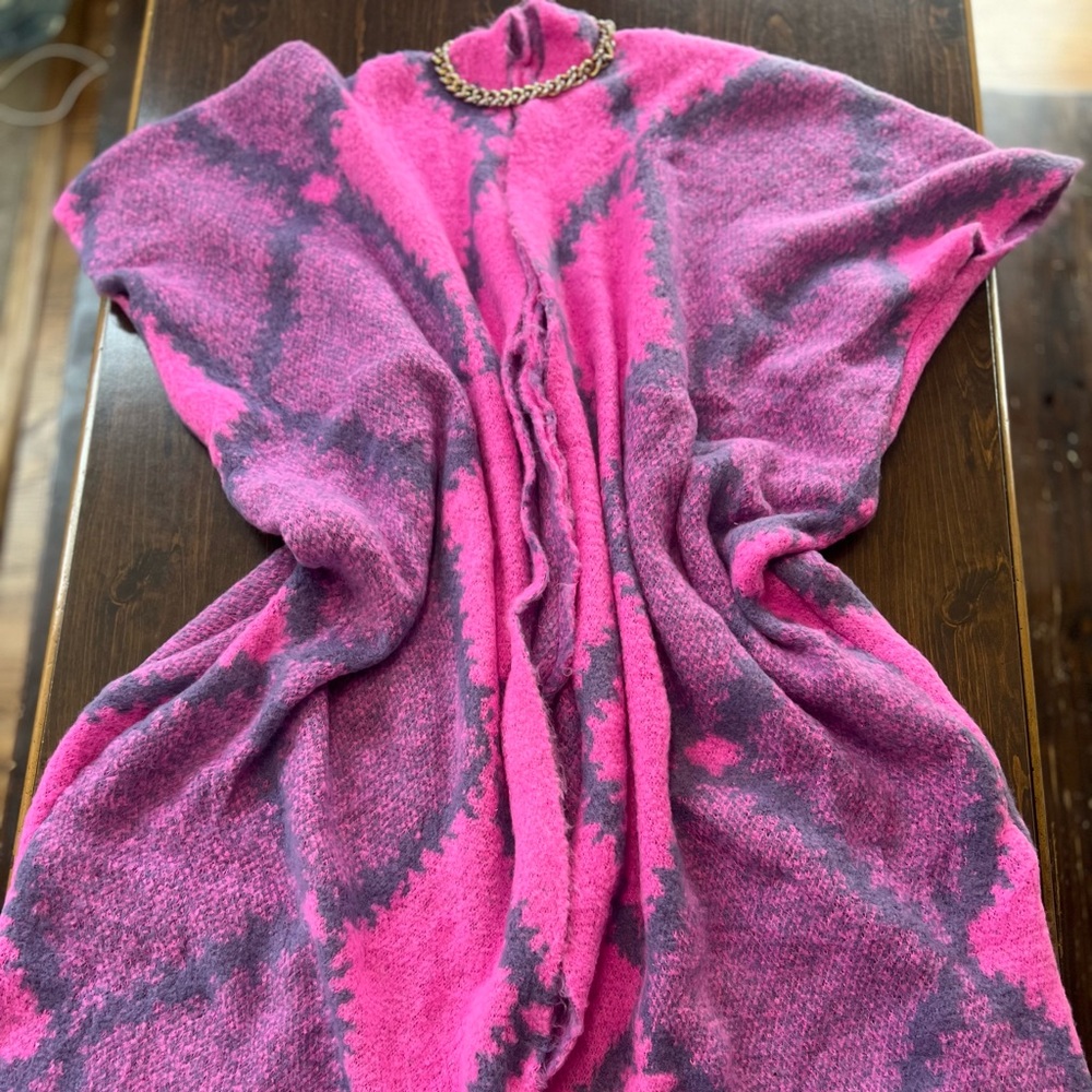 This sweater kimono is perfect…warm, colorful and fabulous!